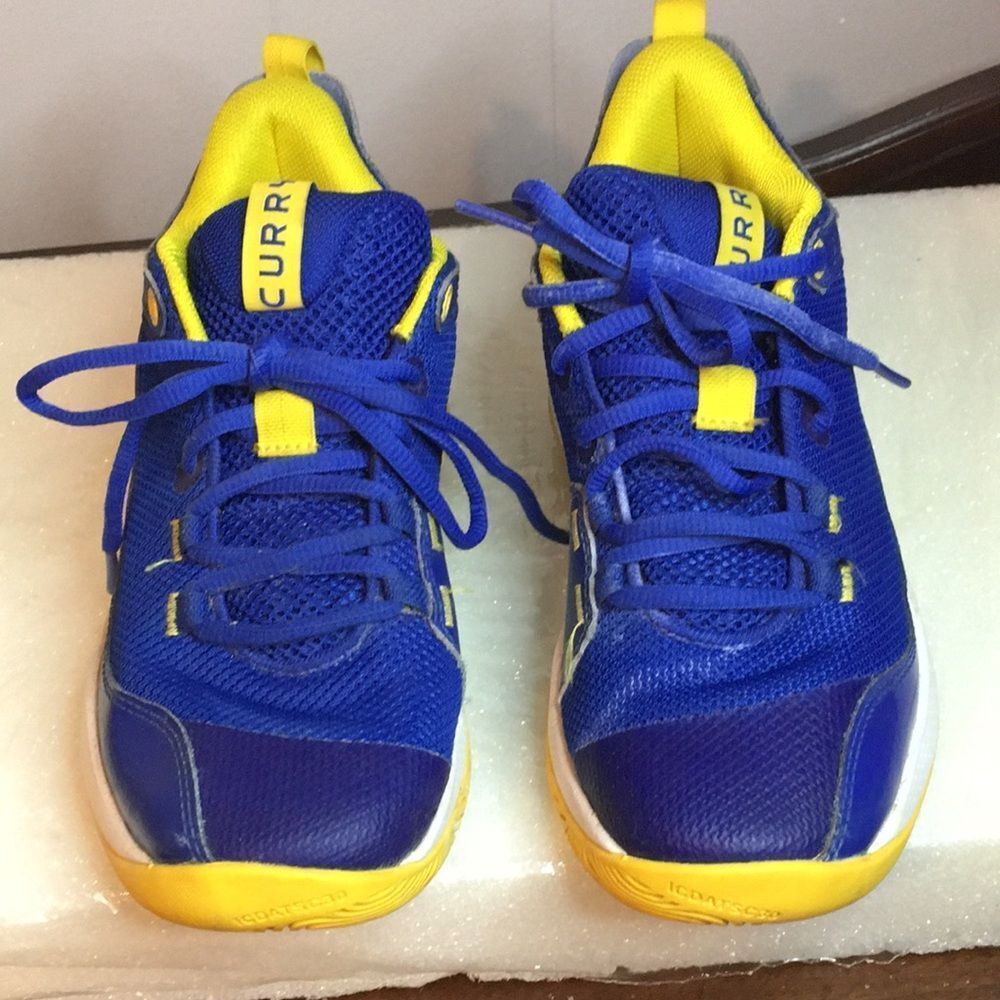 Under Armour  Curry Shoes size 4.5